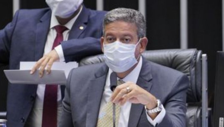 Aprovado texto-base de projeto que permite empresas comprarem vacinas