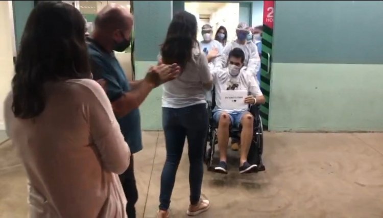 Morador de Cafelândia ganha alta após vencer a Covid, veja o vídeo 
