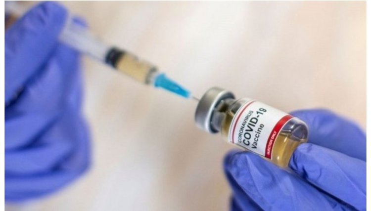 Homem toma quatro doses da vacina contra a Covid-19