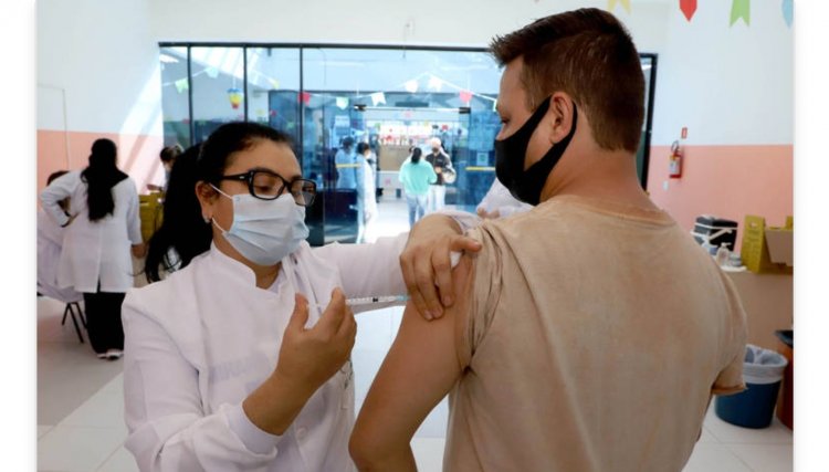 Paraná é o 3º estado que mais aplicou vacinas contra a Covid-19 