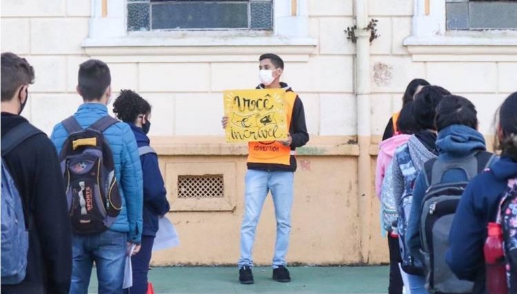 Mais de 90% das escolas estaduais retomaram aulas presenciais nesta quarta-feira