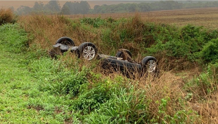 Capotamento com quatro vítimas é registrado na BR-369 em Corbélia 