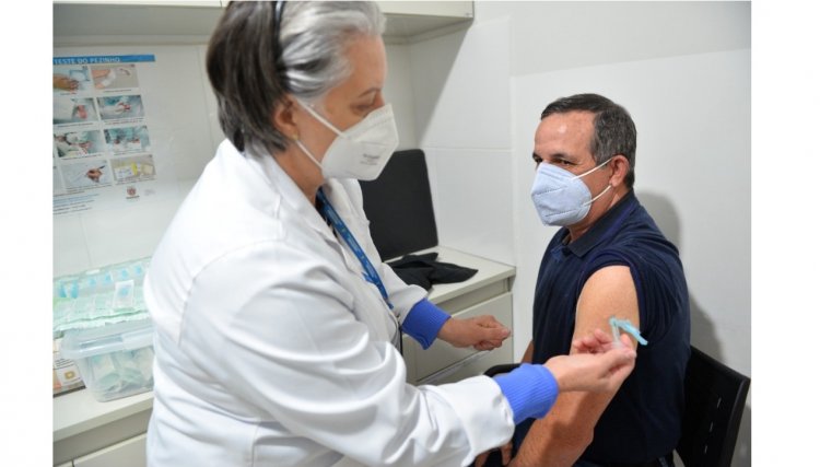 Paraná vai aplicar 4ª dose contra a Covid-19 nas pessoas a partir de 50 anos