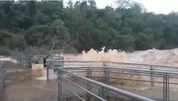 Passarela da Garganta do Diabo no lado argentino das Cataratas segue interditada