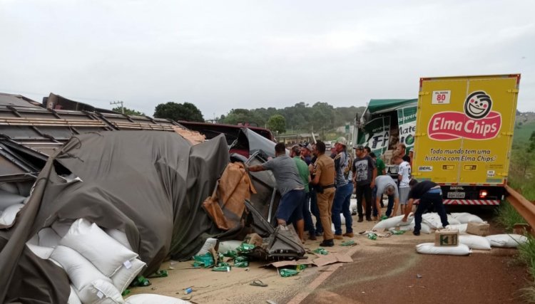 Caminh&atilde;o tomba em cima de carro em grave acidente em Corb&eacute;lia nesta manh&atilde; de segunda&nbsp;