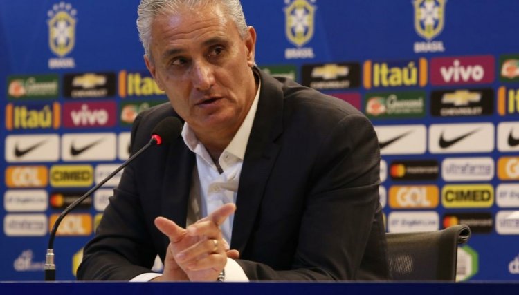 Tite &eacute; assaltado no Rio e ainda leva bronca por derrota na Copa