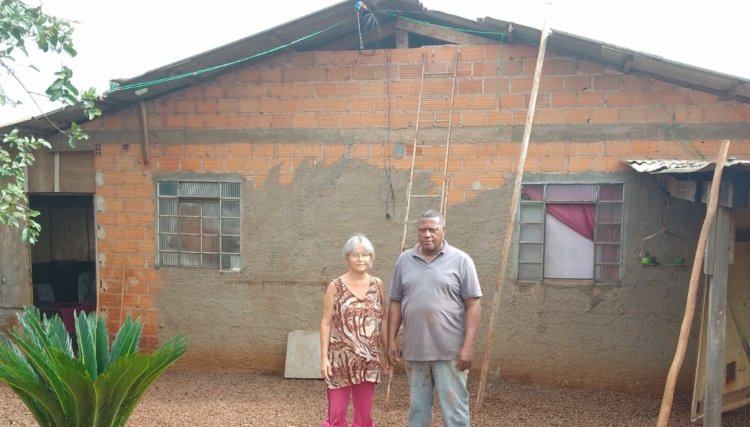 Família de Palmitópolis pede ajuda para reconstruir casa após temporal, veja o vídeo 