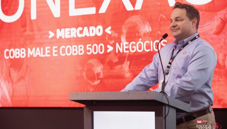 Cobb-Vantress reúne especialistas e clientes de todo o país em Escola Técnica