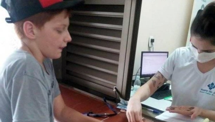 Menino que doou R$ 21,45 para hospital com vendas de latinhas ganha casa nova