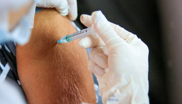 Idosos acima dos 70 anos receberão terceira dose contra Covid-19 em Assis