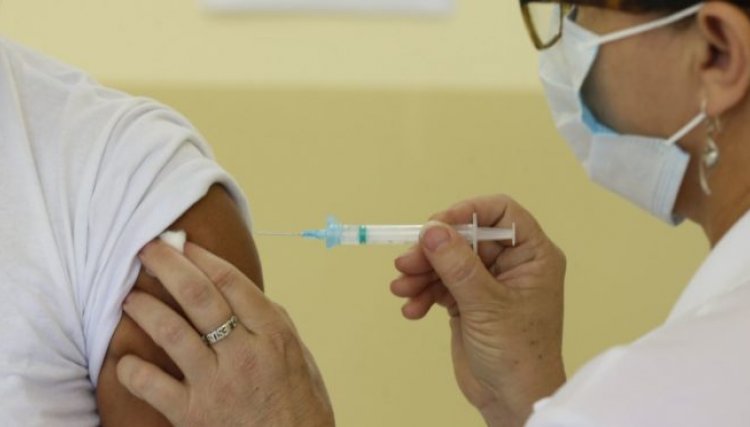 Mais de 50 mil doses de vacinas conta a covid foram aplicadas neste fim de semana no PR