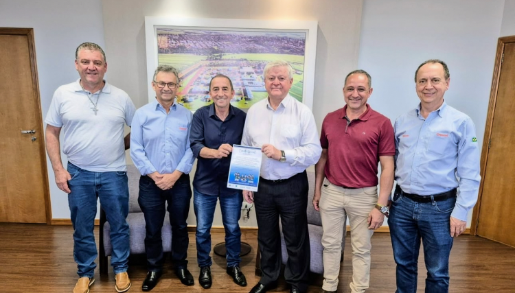 Parceiro da Copacol prefeito Pecinha de Nova Aurora participa de reunião com a diretoria da Cooperativa 