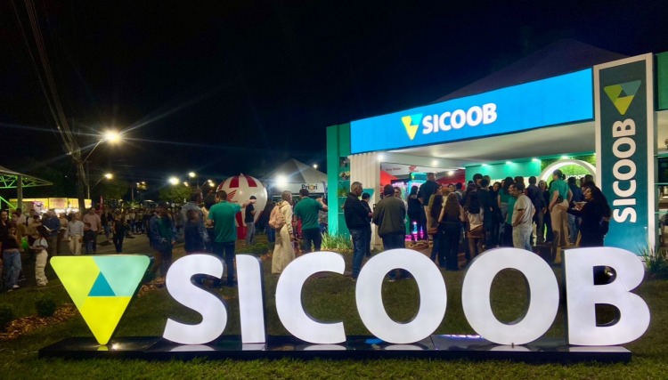 Sicoob Médio Oeste: Filó, estande e valorização de talentos locais são destaques na Expo Assis 2025
<br/>