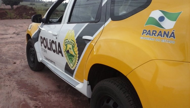 Assaltantes rendem casal e roubam veículo e pertences na região