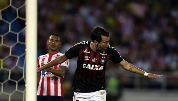 Atlético-PR time patrocinado pela Copacol empata primeiro jogo da final da Sul-Americana